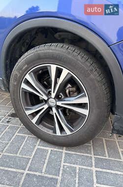 Внедорожник / Кроссовер Nissan Rogue 2016 в Львове