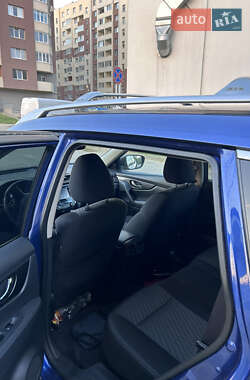 Внедорожник / Кроссовер Nissan Rogue 2016 в Львове