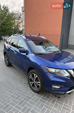 Внедорожник / Кроссовер Nissan Rogue 2016 в Львове