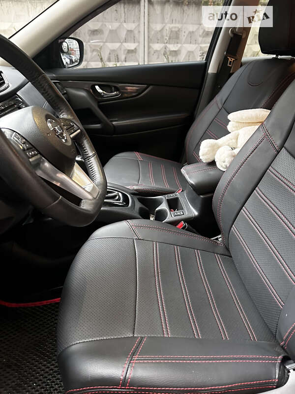 Внедорожник / Кроссовер Nissan Rogue 2018 в Киеве