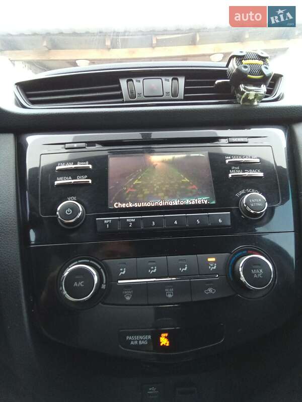 Внедорожник / Кроссовер Nissan Rogue 2016 в Сарнах