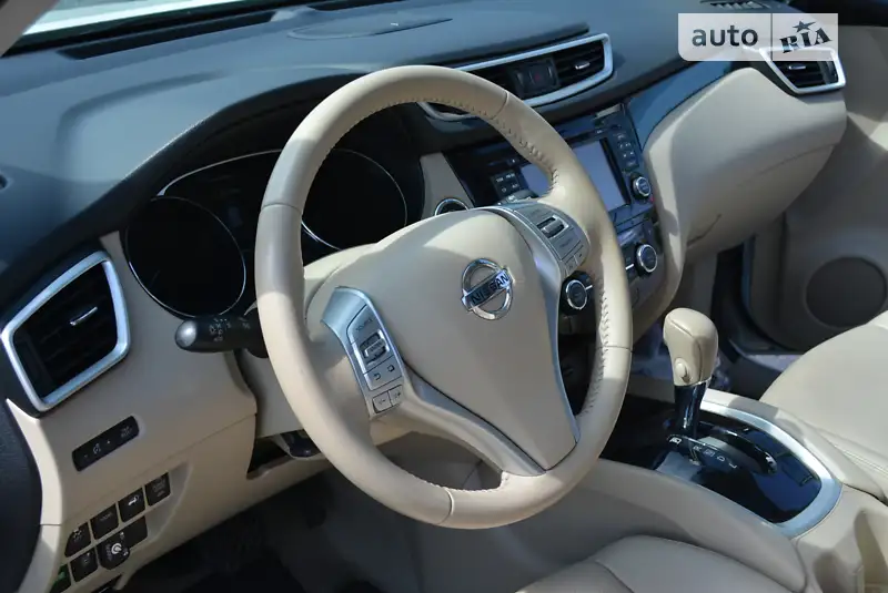 Внедорожник / Кроссовер Nissan Rogue 2015 в 