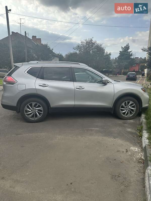 Позашляховик / Кросовер Nissan Rogue 2014 в Стрию