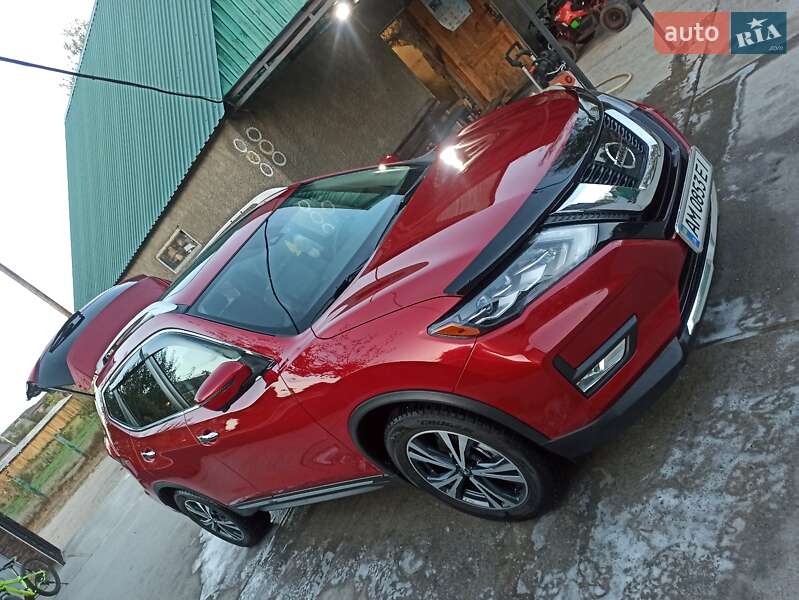 Внедорожник / Кроссовер Nissan Rogue 2017 в Романове