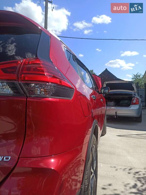 Внедорожник / Кроссовер Nissan Rogue 2017 в Романове