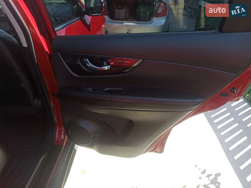 Внедорожник / Кроссовер Nissan Rogue 2017 в Романове