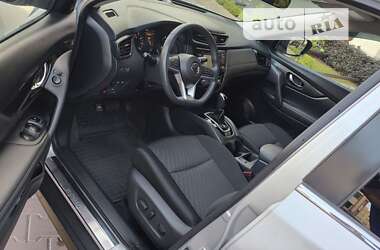 Внедорожник / Кроссовер Nissan Rogue 2018 в 