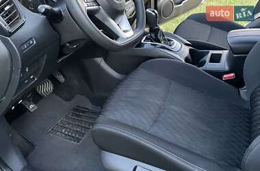 Позашляховик / Кросовер Nissan Rogue 2017 в 