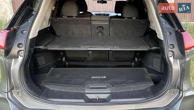 Позашляховик / Кросовер Nissan Rogue 2017 в Петровому