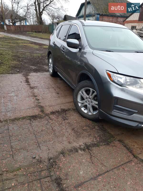 Внедорожник / Кроссовер Nissan Rogue 2018 в Глухове