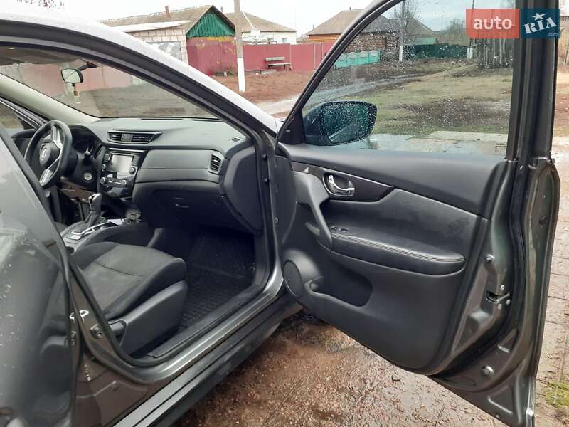 Внедорожник / Кроссовер Nissan Rogue 2018 в Глухове