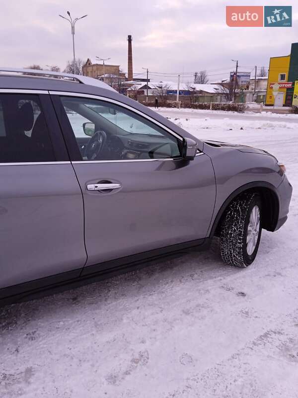 Внедорожник / Кроссовер Nissan Rogue 2016 в Житомире