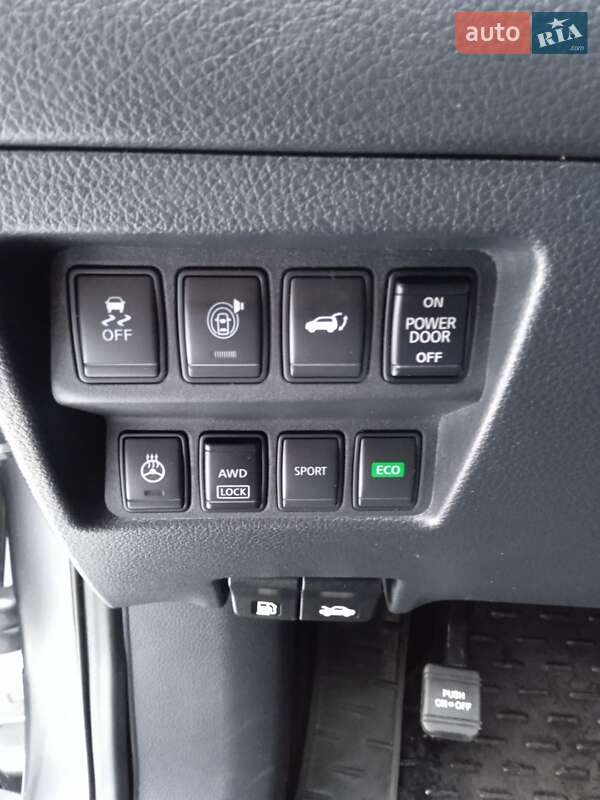 Внедорожник / Кроссовер Nissan Rogue 2016 в Житомире