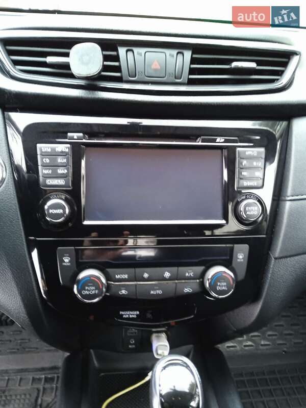 Внедорожник / Кроссовер Nissan Rogue 2016 в Житомире