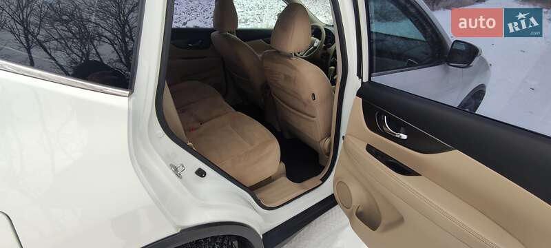 Внедорожник / Кроссовер Nissan Rogue 2015 в Харькове
