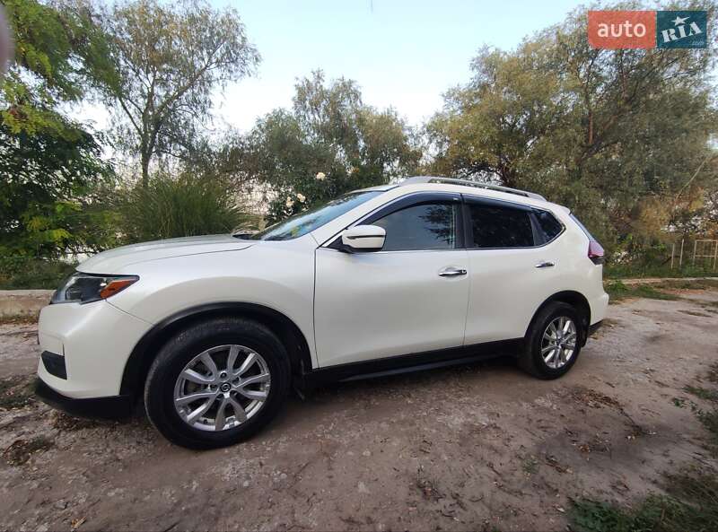Позашляховик / Кросовер Nissan Rogue 2018 в Запоріжжі