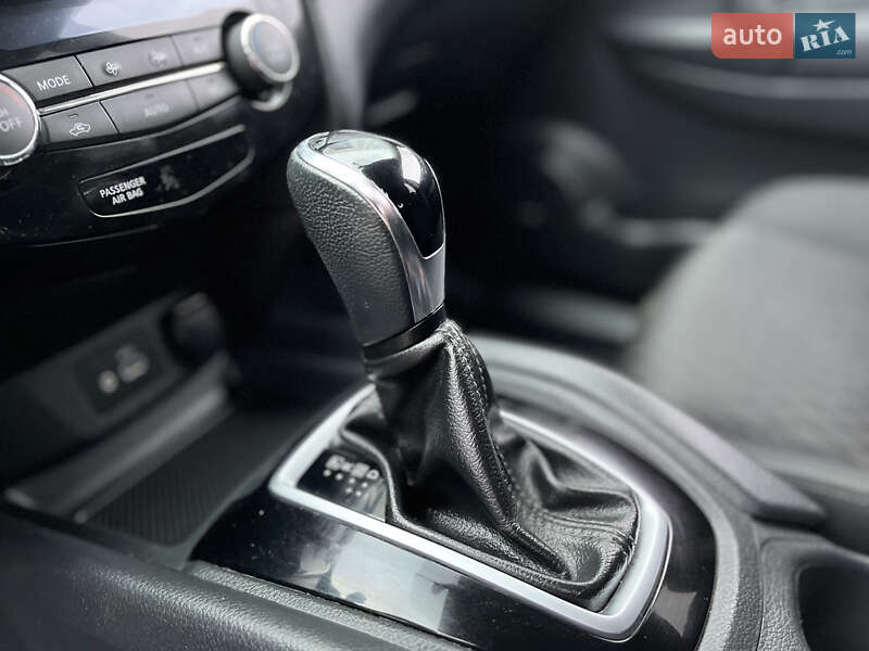 Позашляховик / Кросовер Nissan Rogue 2018 в Івано-Франківську