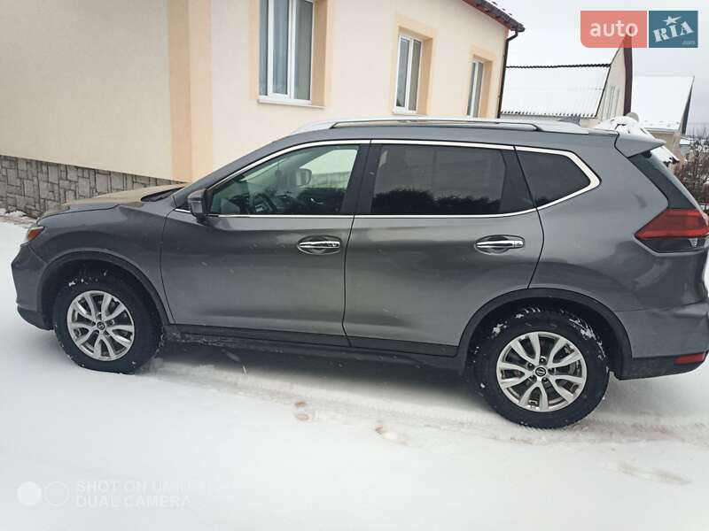 Позашляховик / Кросовер Nissan Rogue 2017 в Тернополі