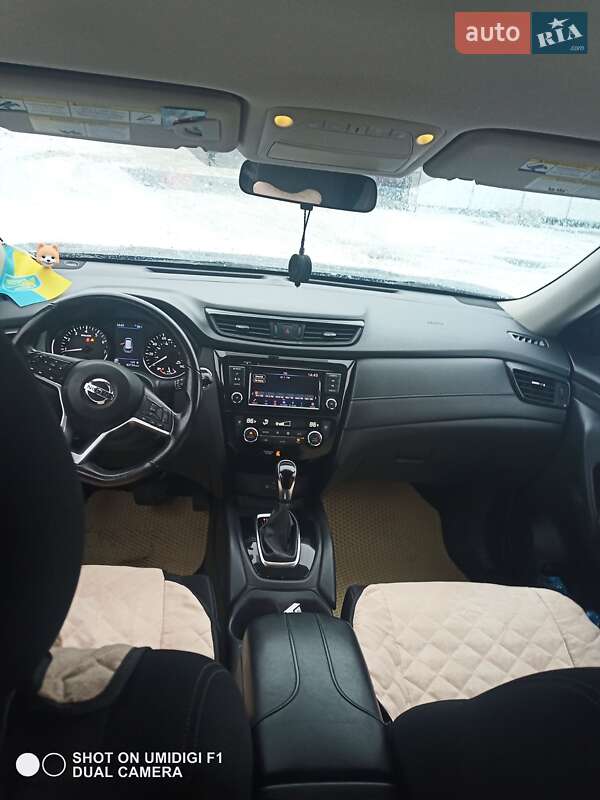 Позашляховик / Кросовер Nissan Rogue 2017 в Тернополі