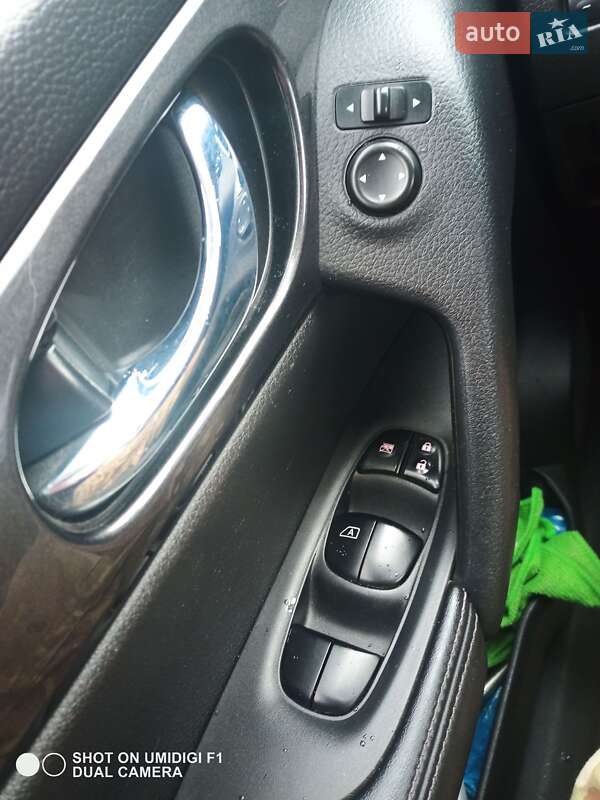 Позашляховик / Кросовер Nissan Rogue 2017 в Тернополі