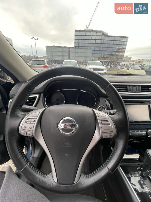 Позашляховик / Кросовер Nissan Rogue 2016 в Львові