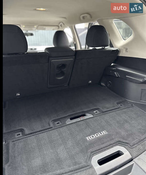 Позашляховик / Кросовер Nissan Rogue 2017 в Переяславі