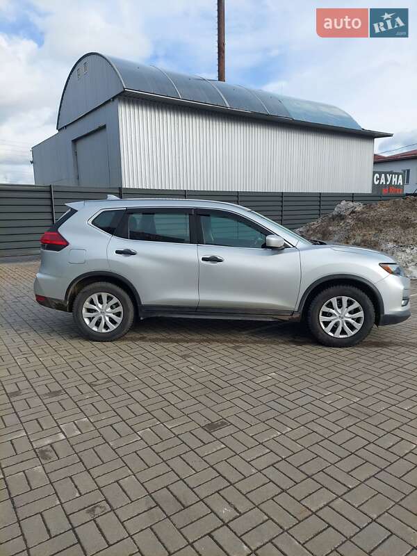 Позашляховик / Кросовер Nissan Rogue 2016 в Черкасах фото 2 Позашляховик / Кросовер Nissan Rogue 2016 в Черкасах