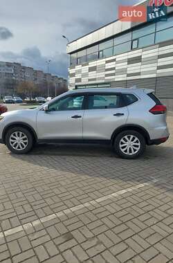 Внедорожник / Кроссовер Nissan Rogue 2016 в Черкассах