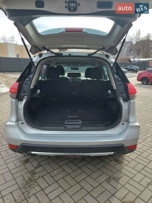 Позашляховик / Кросовер Nissan Rogue 2016 в Черкасах фото 13 Позашляховик / Кросовер Nissan Rogue 2016 в Черкасах