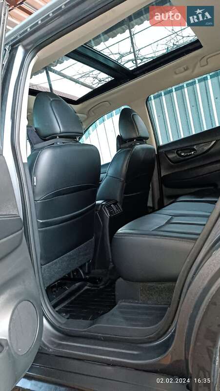 Позашляховик / Кросовер Nissan Rogue 2015 в Первомайську