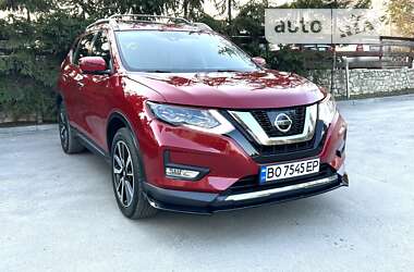 Позашляховик / Кросовер Nissan Rogue 2017 в Тернополі