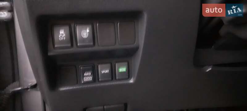 Позашляховик / Кросовер Nissan Rogue 2017 в Томашполі