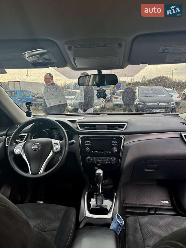 Позашляховик / Кросовер Nissan Rogue 2016 в Львові