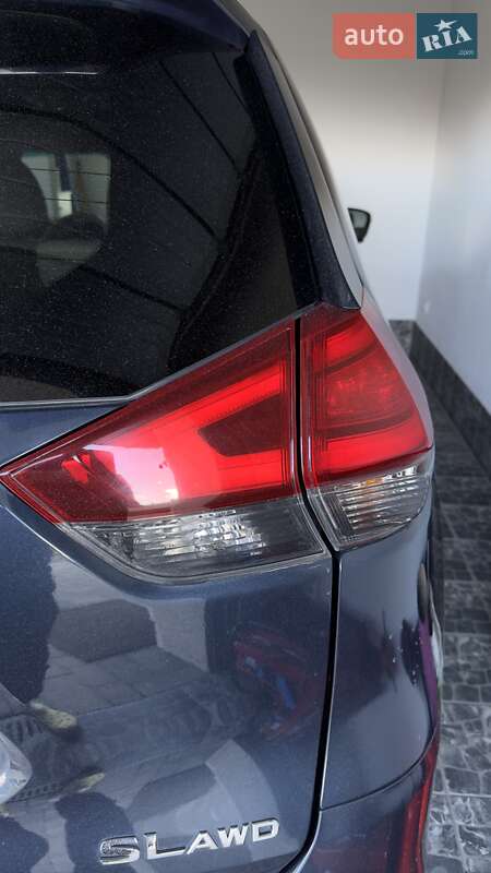 Позашляховик / Кросовер Nissan Rogue 2014 в Харкові