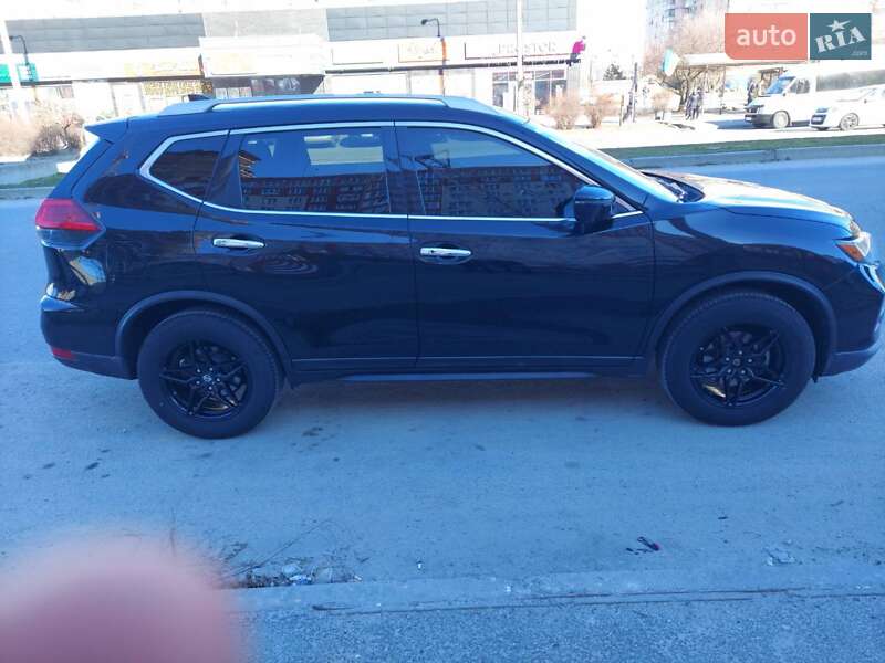 Внедорожник / Кроссовер Nissan Rogue 2017 в Запорожье