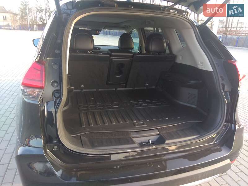 Внедорожник / Кроссовер Nissan Rogue 2017 в Виннице