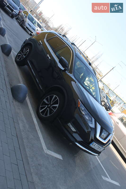 Позашляховик / Кросовер Nissan Rogue 2017 в Києві