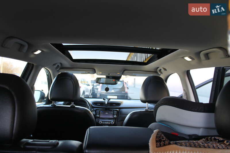 Позашляховик / Кросовер Nissan Rogue 2017 в Києві