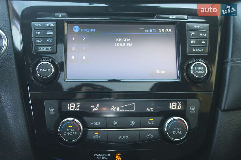 Позашляховик / Кросовер Nissan Rogue 2017 в Києві