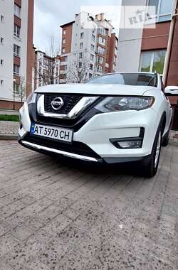 Позашляховик / Кросовер Nissan Rogue 2017 в Івано-Франківську