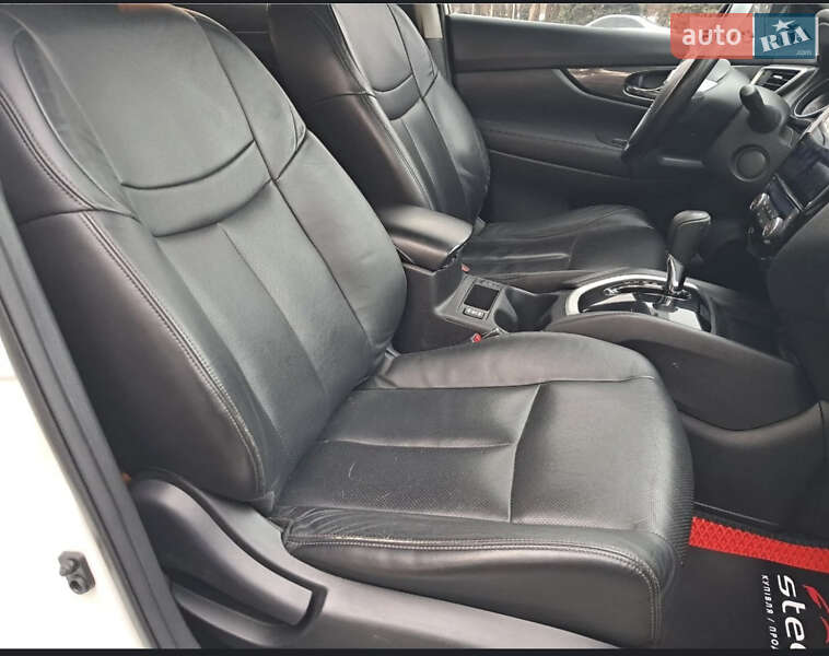 Позашляховик / Кросовер Nissan Rogue 2015 в Миколаєві