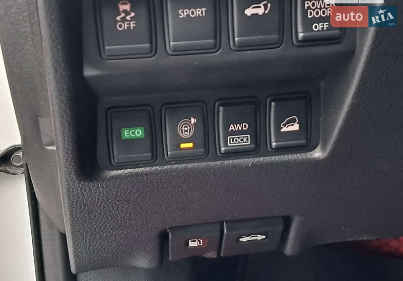 Позашляховик / Кросовер Nissan Rogue 2015 в Миколаєві