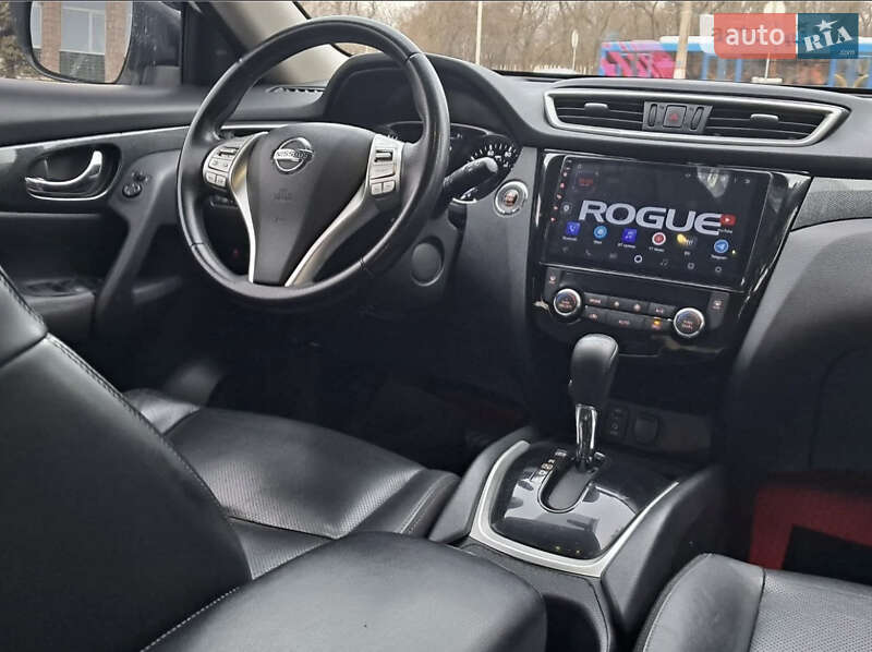Позашляховик / Кросовер Nissan Rogue 2015 в Миколаєві