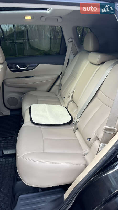 Позашляховик / Кросовер Nissan Rogue 2017 в Києві