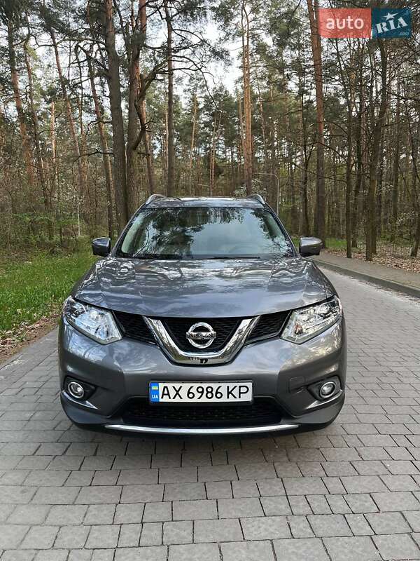 Внедорожник / Кроссовер Nissan Rogue 2016 в Харькове