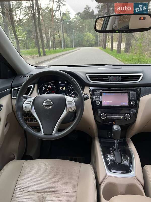 Внедорожник / Кроссовер Nissan Rogue 2016 в Харькове
