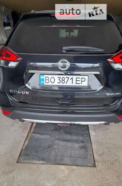 Позашляховик / Кросовер Nissan Rogue 2018 в Тернополі