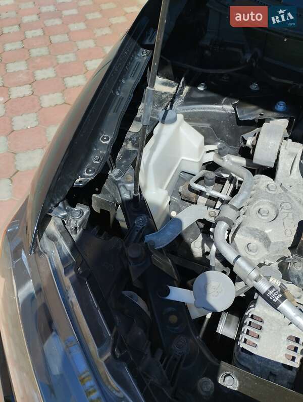 Позашляховик / Кросовер Nissan Rogue 2019 в Тернополі