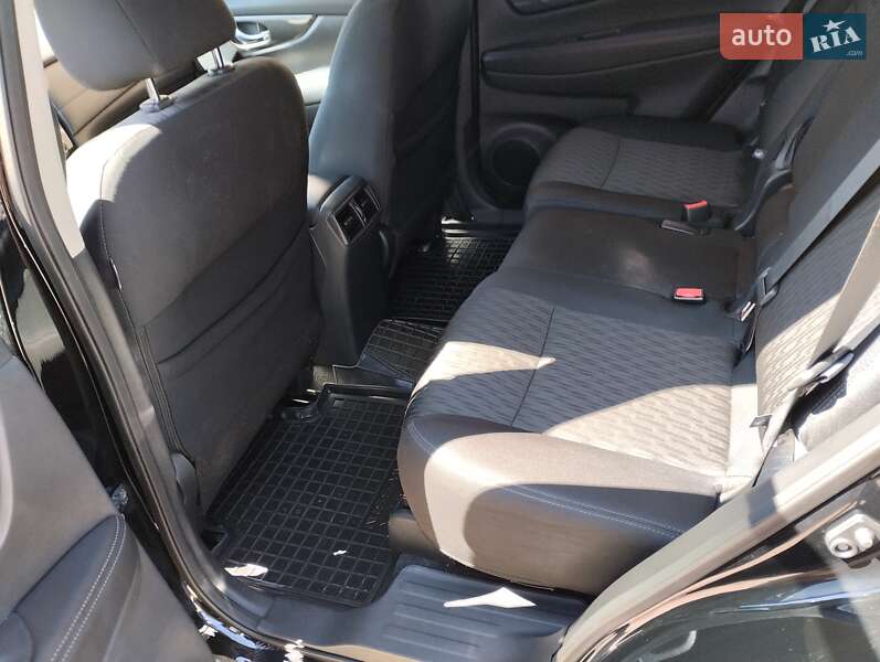 Позашляховик / Кросовер Nissan Rogue 2019 в Тернополі