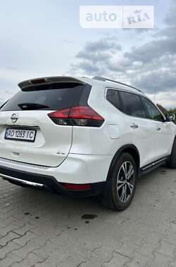 Внедорожник / Кроссовер Nissan Rogue 2017 в Иршаве